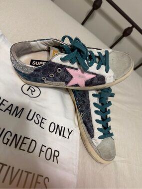 Golden Goose Women’s Low-Top Sneakers in Pink & Teal with Glitter Heel